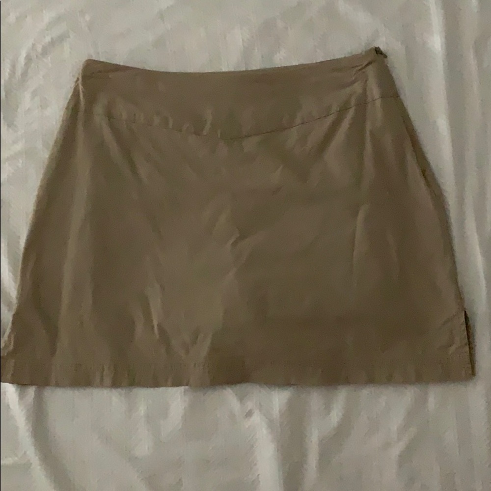 Casual tan skort